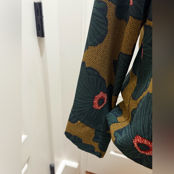 Allison Joy. Faux Wrap Floral Blouse. Size XS. - Picture 6 of 11